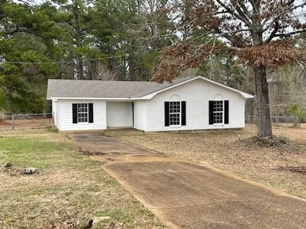 210 Brenda St, Dry Prong, LA 71423