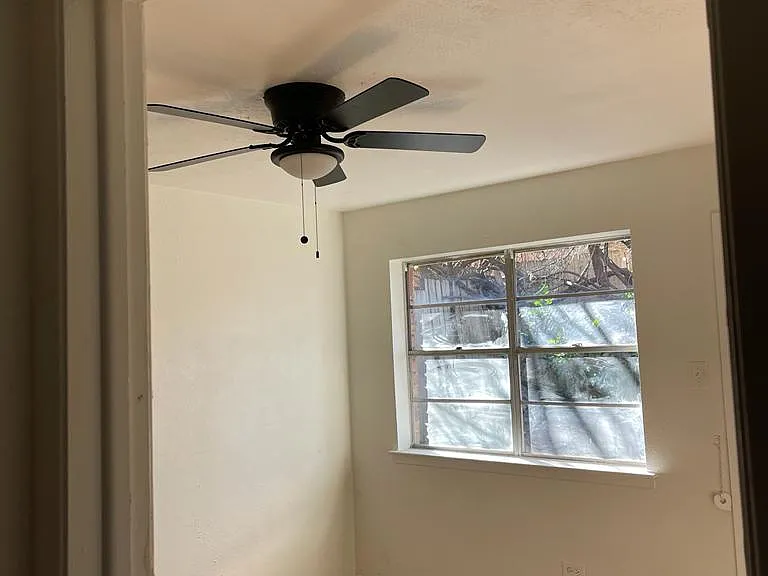 1802 Jay Cir #A — Photo 34