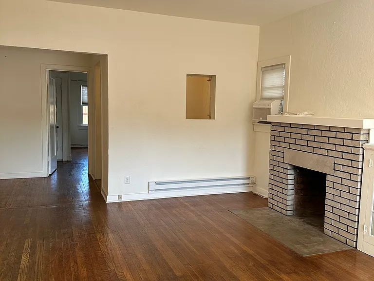 631 E Helen St — Photo 7