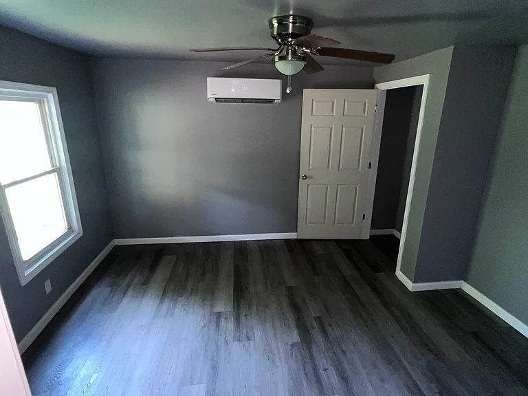 1307 Phelps Ave — Photo 9