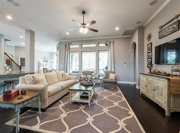 5th image of 406 Walsh Glen Dr