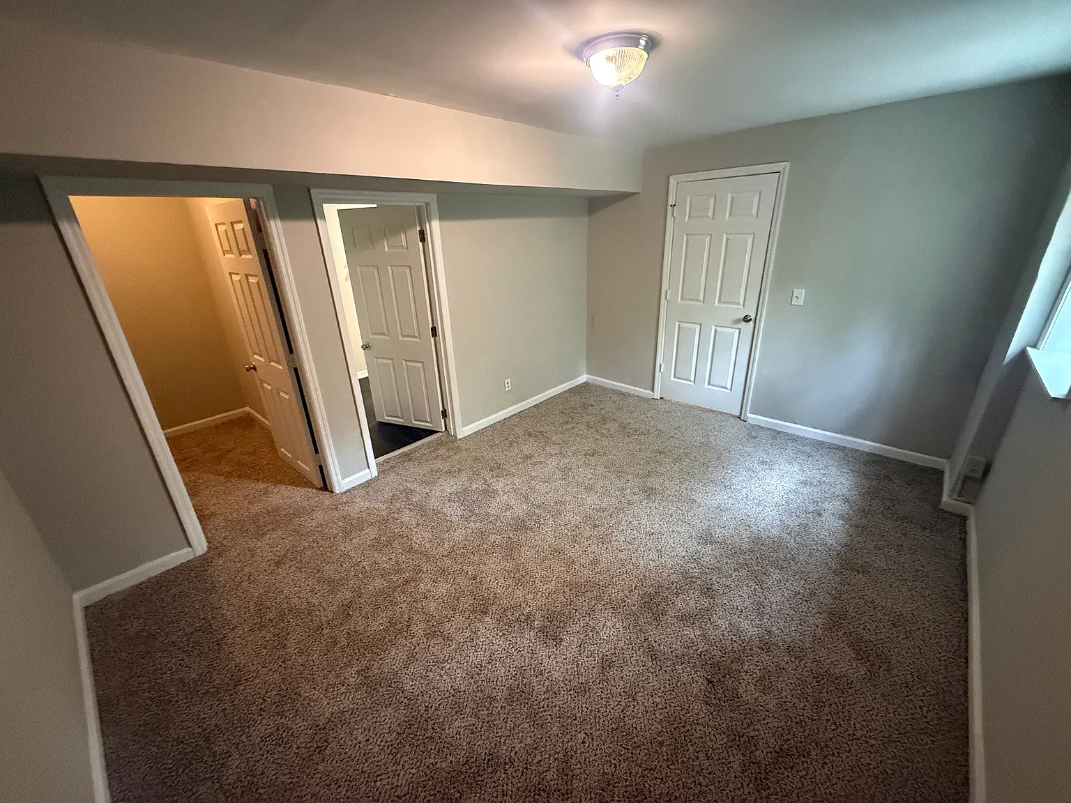 3 bed, 1300 sqft, $1,695 — Photo 4