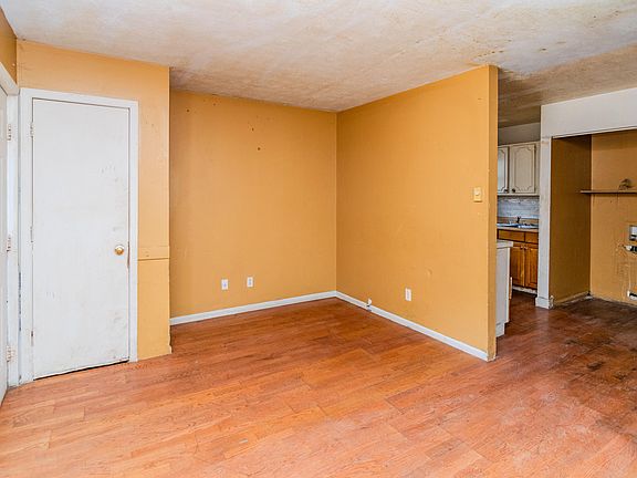 2nd image of 457 Chestnut St