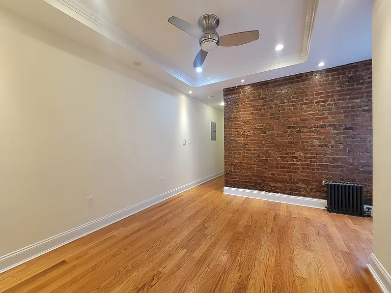 3147 Broadway #18 — Photo 4