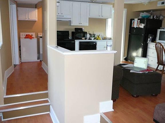 5th image of 1035 12th Ave SE #2