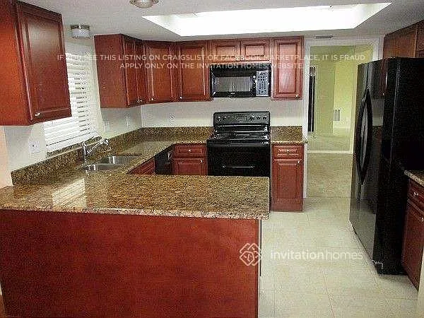 7500 Waunatta Ct — Photo 5