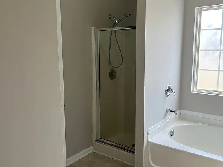 1111 Delander Ln — Photo 13