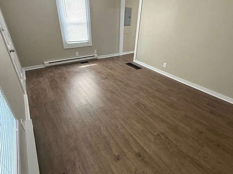 714 Golfview Dr — Photo 3
