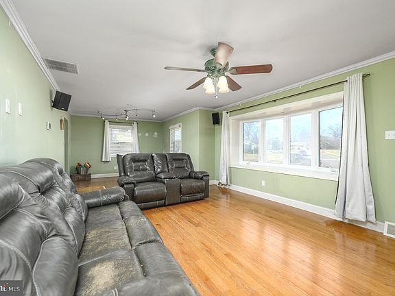 4th image of 705 Catalina Dr