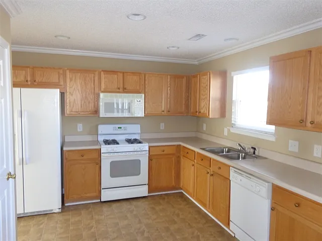 4015 Shadow Pines Cir — Photo 2