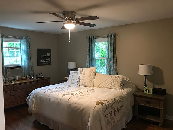 4th image of 1007 Karen St