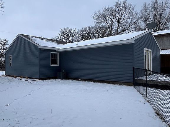 3rd image of 2745 Lone Tree Rd