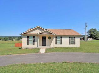 546 Glenview Dr, Horse Cave, KY 42749