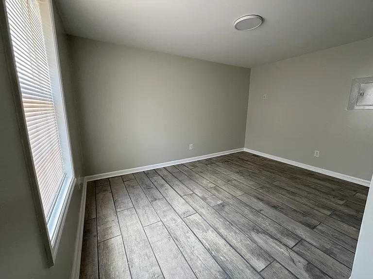 905 Riverside Dr #22 — Photo 4