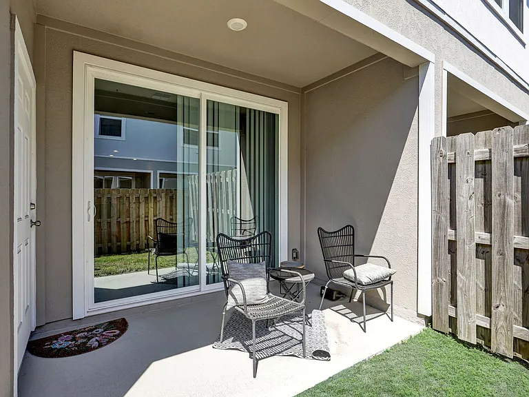 197 Whispering Brook Dr — Photo 15