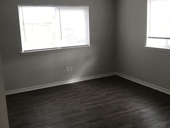 3rd image of 1211 N Leverett Ave APT 20