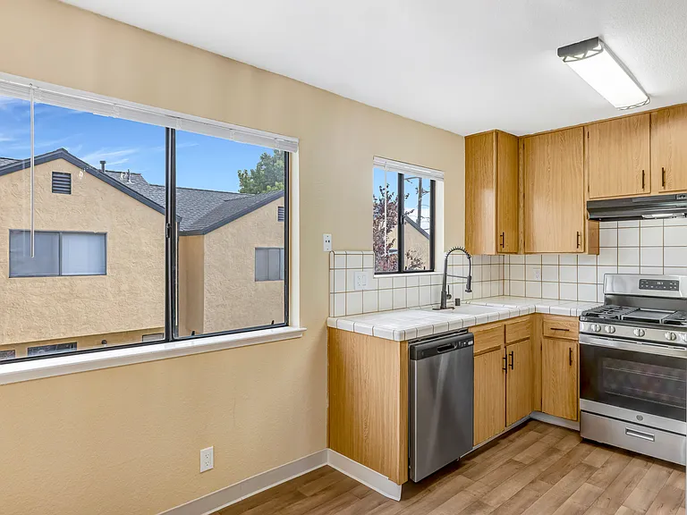 The Gables Apartments — Photo 32