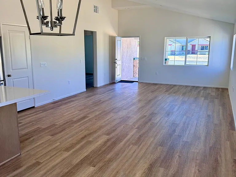 11702 Sebastian Rd — Photo 11