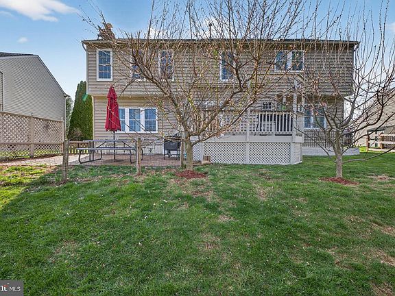 4th image of 611 Hunting Ridge Dr