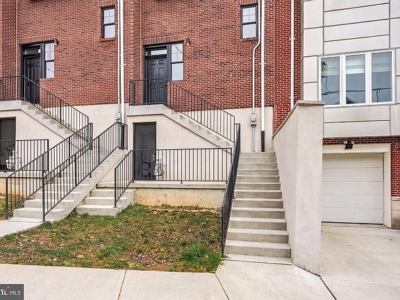 4th image of 303B Fountain St