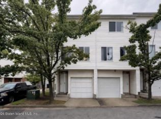 283 Jamie Ln, Staten Island, NY 10312