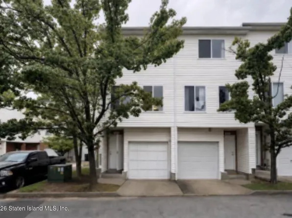283 Jamie Ln, Staten Island, NY 10312