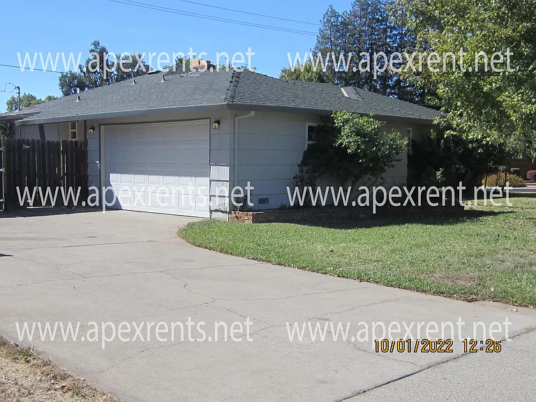2500 Ribier Way — Photo 3