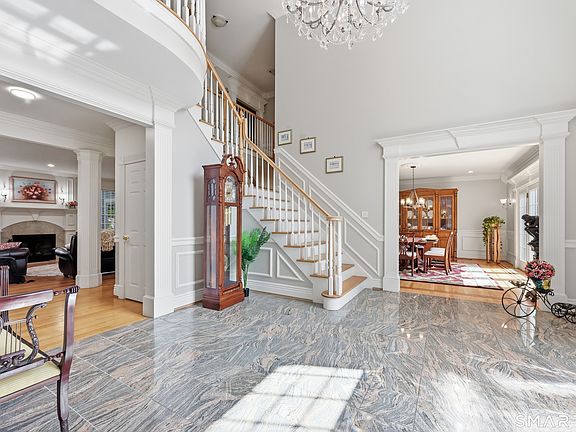 5th image of 83 Bayberry Hill Road
