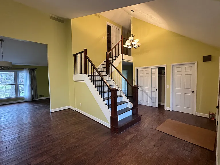 51 Stonington Dr — Photo 2