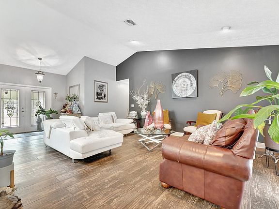 5th image of 1221 SW 59th Avenue