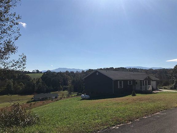 2nd image of 1083 Clearview Dr