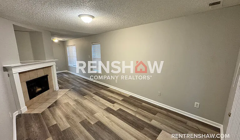 7251 Calebs Ln — Photo 2