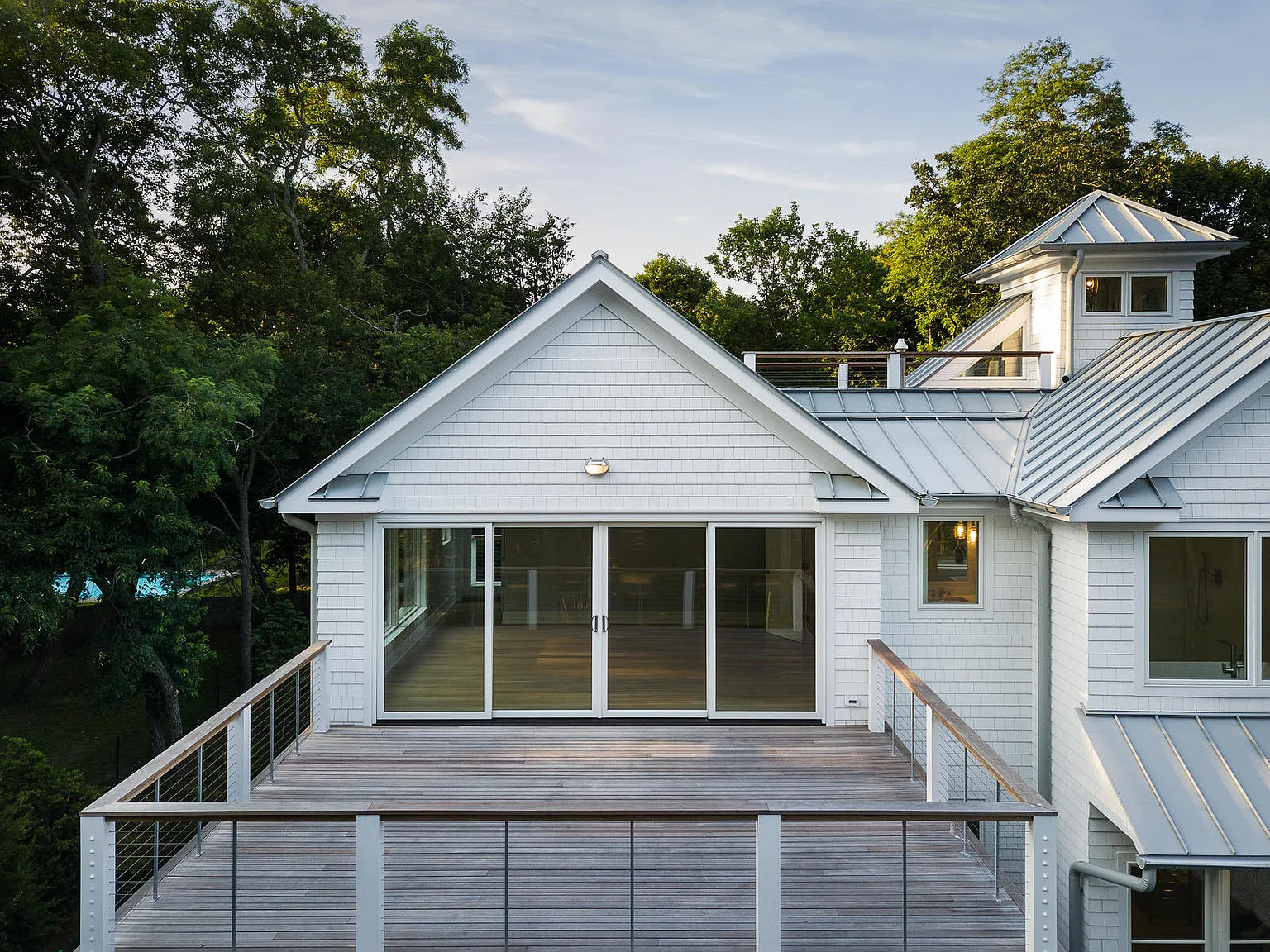 Bay Haven - Roof Top Deck-Water Views & Private Beach — Photo 3