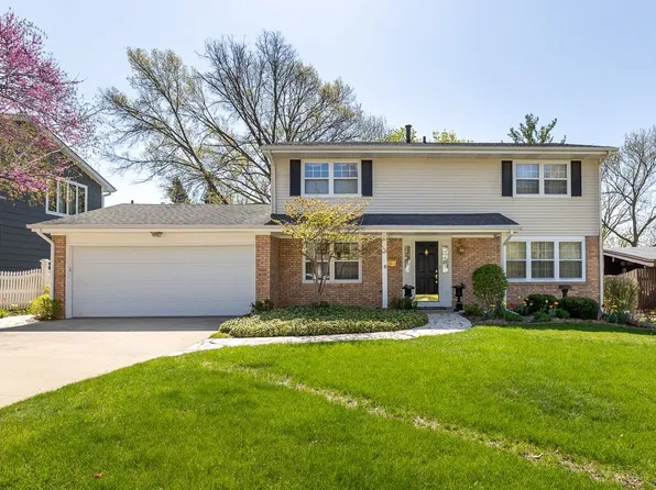 1307 Tomahawk Dr, Dubuque, IA 52003