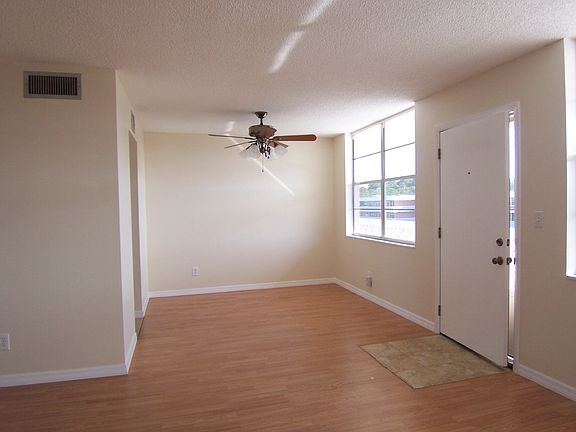 3rd image of 4915 Bay St NE APT 332