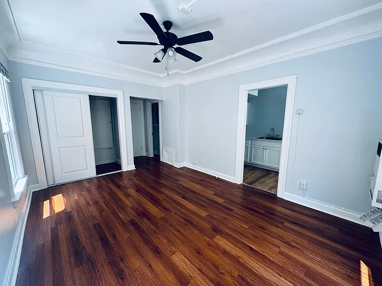 255 S Catalina St — Photo 19