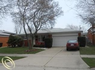 30830 Ridgefield Ave, Warren, MI 48088