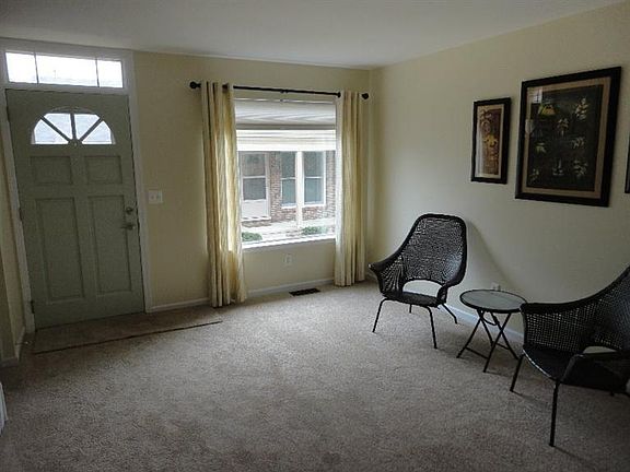 4th image of 2703 Winthrop Ct