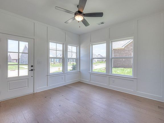 4th image of 9067 Headwaters Dr #141