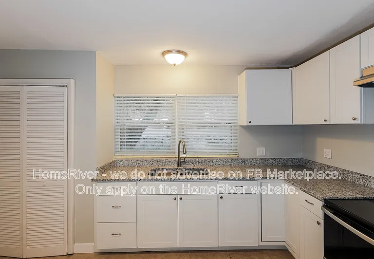5206 N 15th St — Photo 8