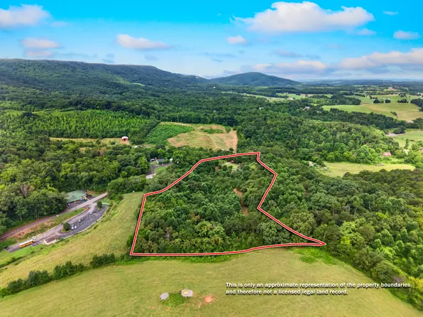 420 Blowing Cave Rd, Sevierville, TN 37876