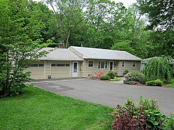 1st image of 5 Glen Dr