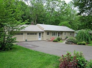 5 Glen Dr, Ansonia, CT 06401