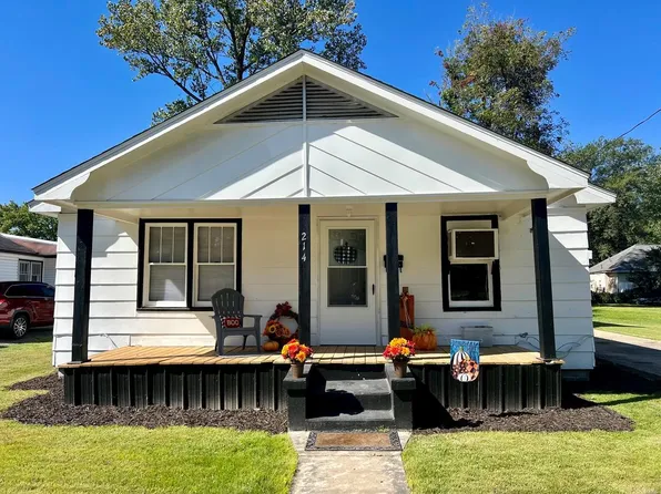 214 S Sassafrass St, Dexter, MO 63841