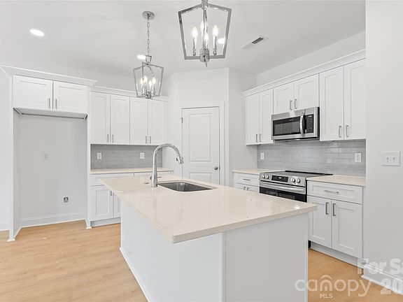 4th image of 445 Contentment Ct #19