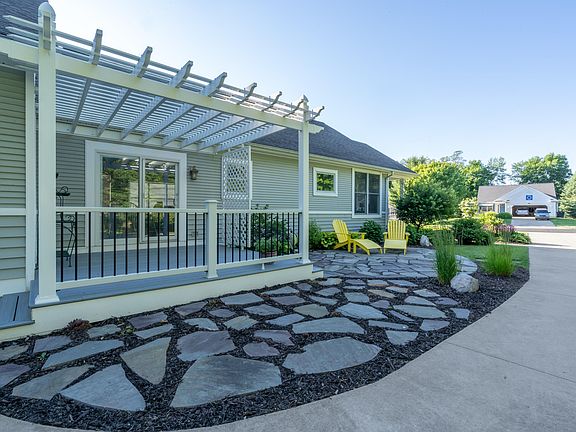 5th image of 72805 Faye Ct
