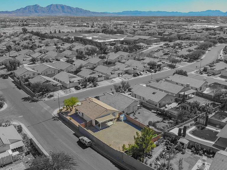 3747 Shadow Tree St — Photo 32