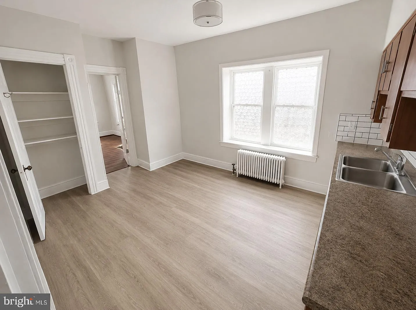 2 bed, 1.0 bath, 3378 sqft, $1,450 — Photo 3