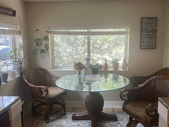 Dining area in kitchen