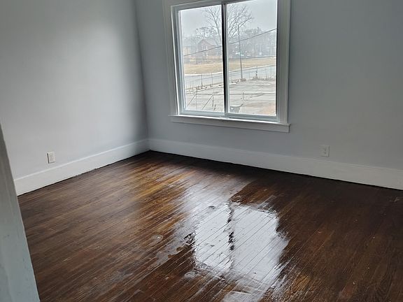 3rd image of 1921 Lawrence St #1